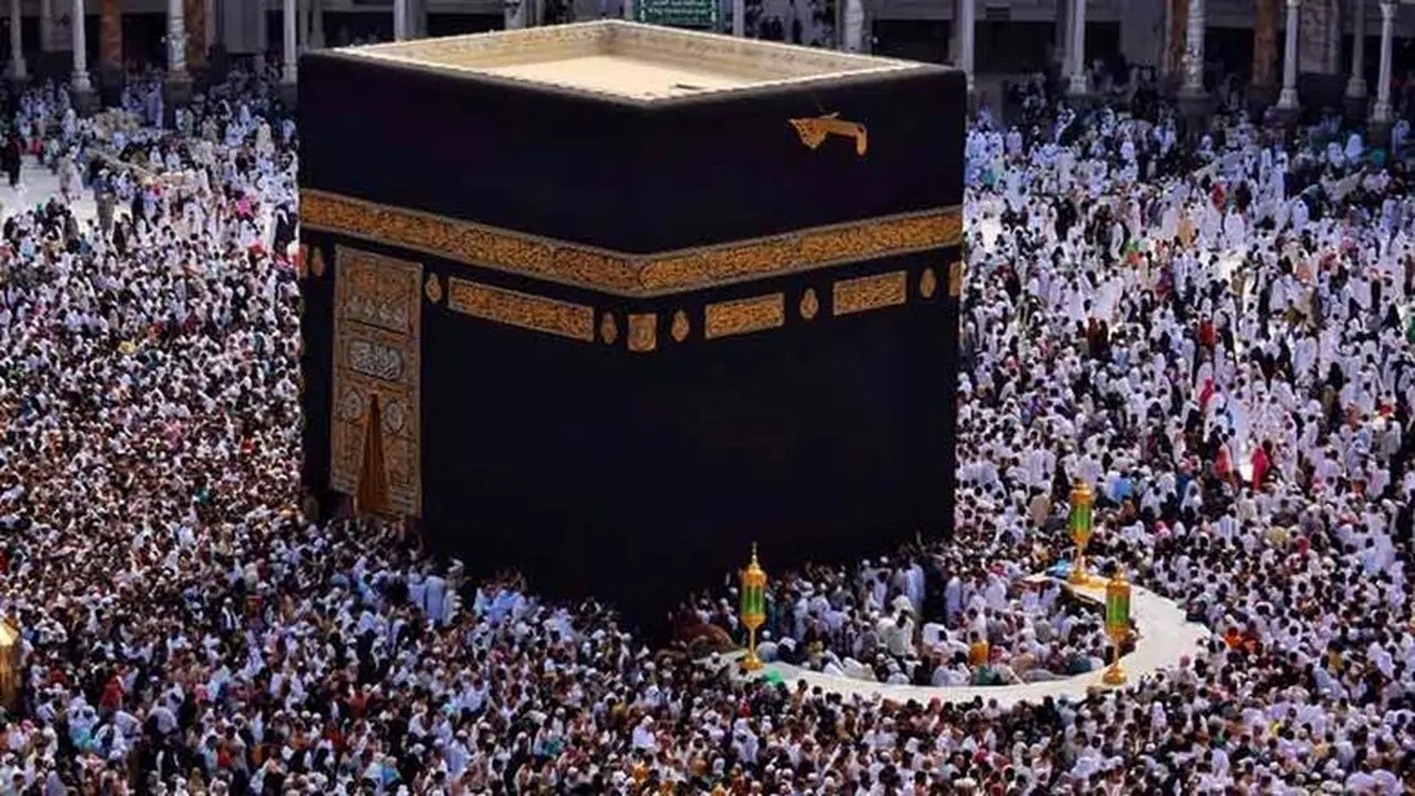 أداء مناسك العمرة بدقة كاملة عبر هاتفك: دليل المسلم للعمرة الفردية بخطوات واضحة